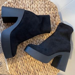 Black Pegah Block Heel Platform Bootie size 8